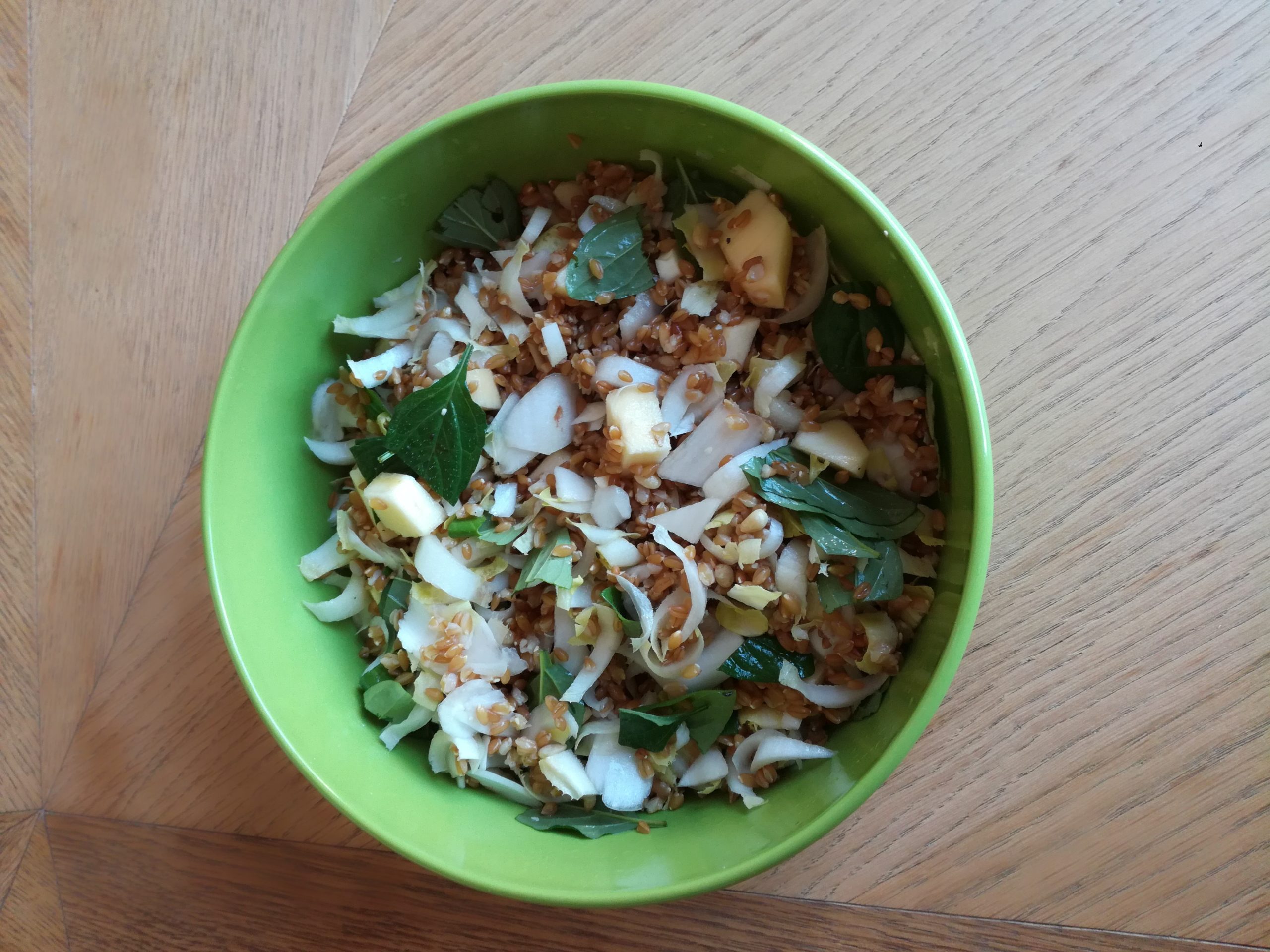 salade brunelle fleurs feuilles