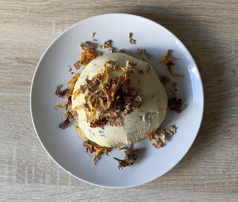 Tuto DIY : recette du beurre aux fleurs comestibles